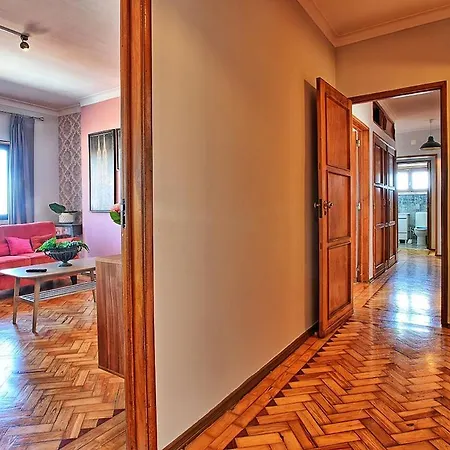 Apolonia Apartment *